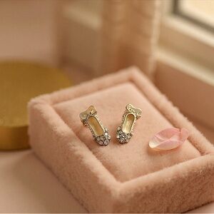 🆕🩰 Ballet shoe earrings w/pavé rhinestones, epoxy/enamel finish 🎀🎀
